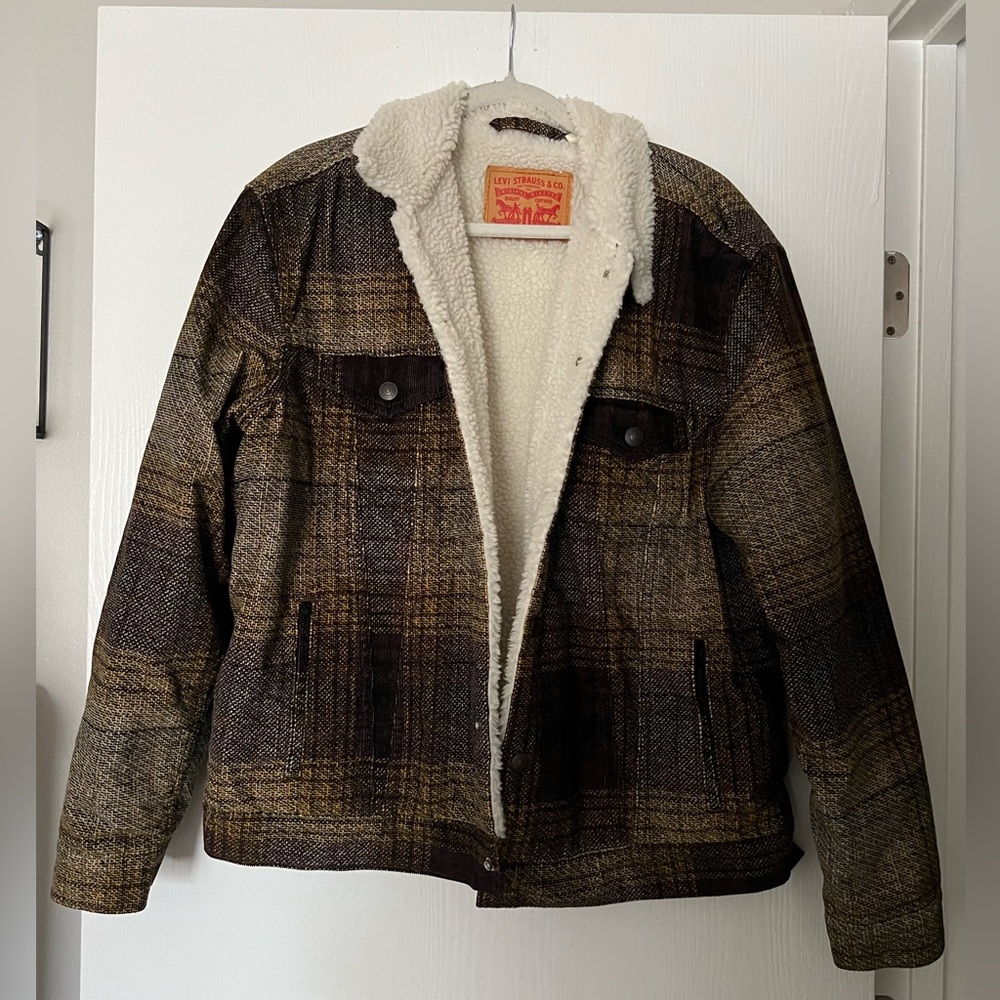 Levi’s plaid Sherpa lined men’s jacket